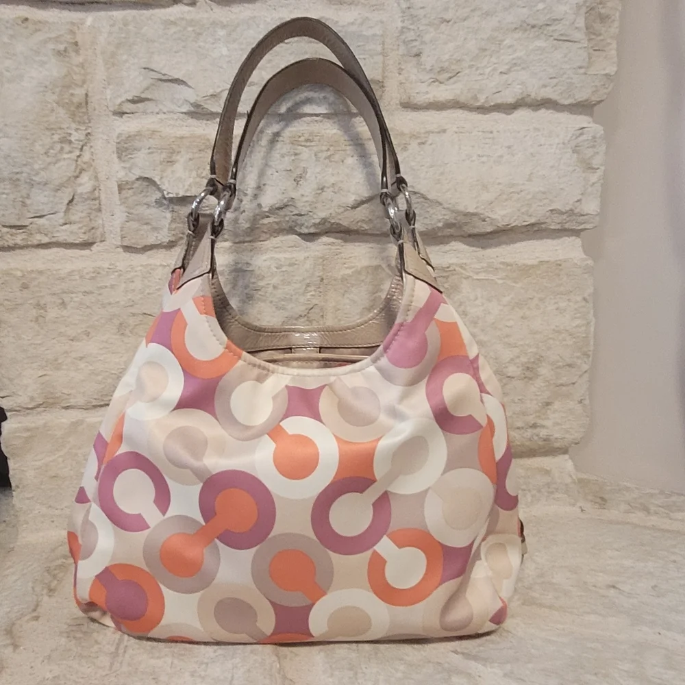 Coach signature diagonal op art sateen with signature logo - Picture 5 of 7